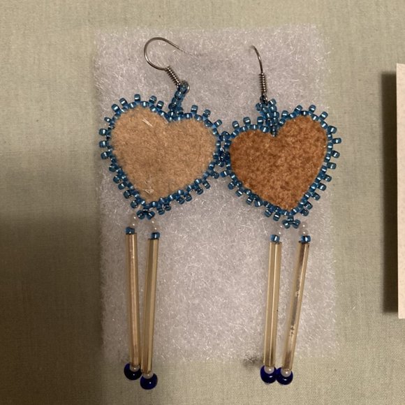 beaded moosehide heart shaped earrings from Yellowknife, NWT - Picture 1 of 3